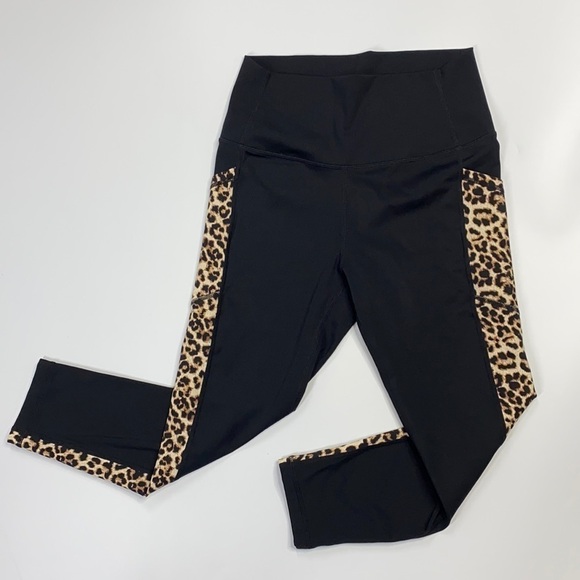 Zyia Active Cropped Leopard Print Crop Leggings/Capri With Pockets - Picture 1 of 9